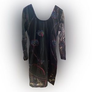 Beautiful Hand Stitched Custom Kameej. Adjustable from XS to MED kurta